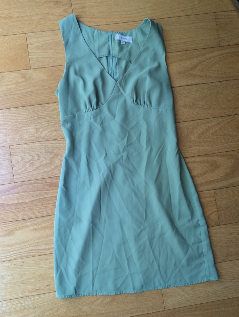 RIHOAS Green Dress with V-Neck Detail